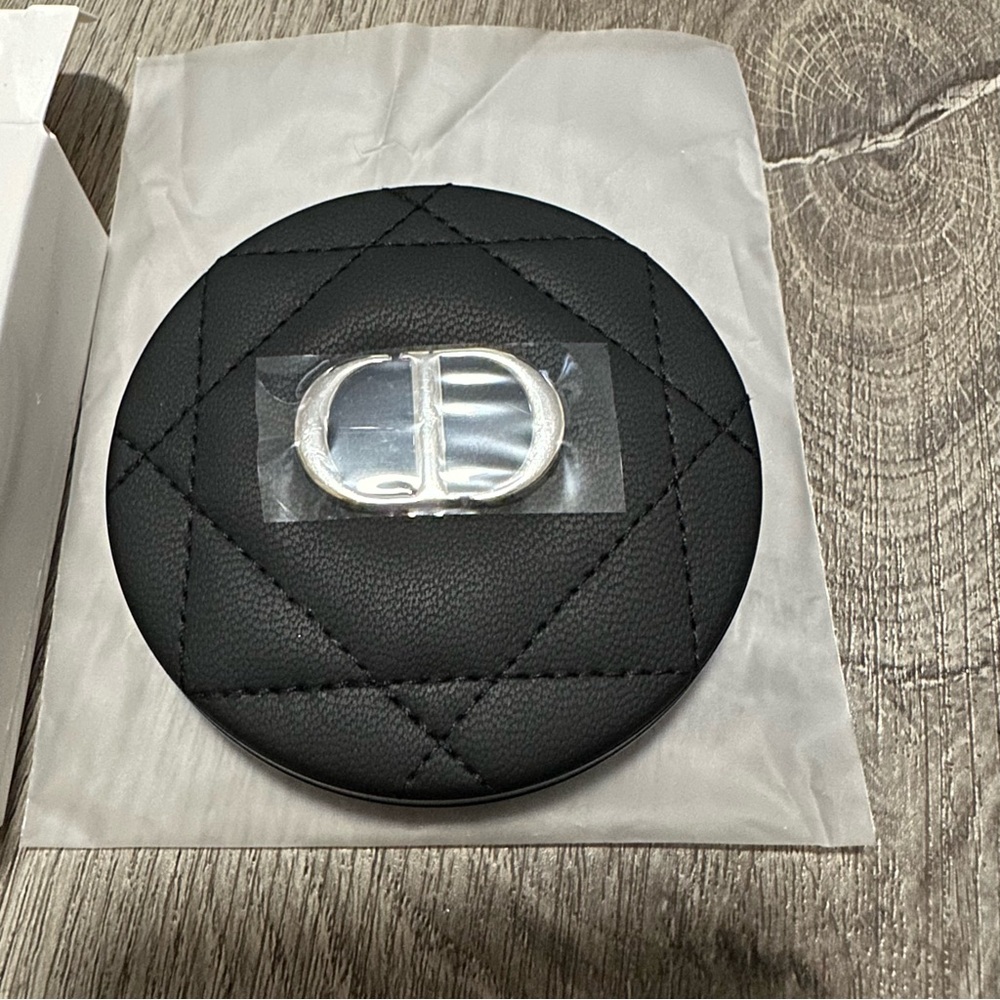 NIB DIOR Black Quilted Pocket Mirror Perfect Gift - Picture 4 of 7